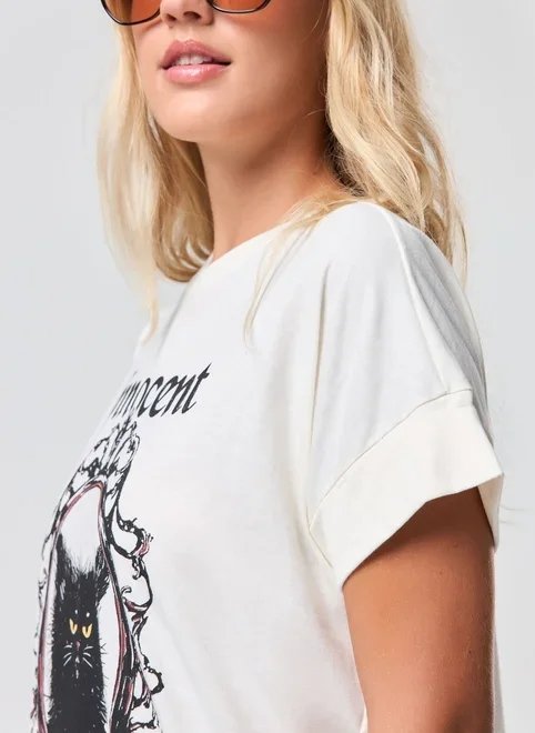 camiseta oversized off-white gatinho camiseta oversized off-white gatinho