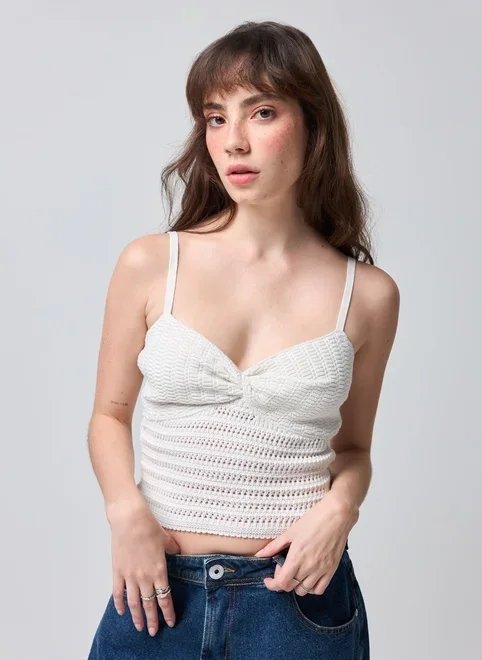 cropped tricô off‑white busto torcido cropped tricô off‑white busto torcido