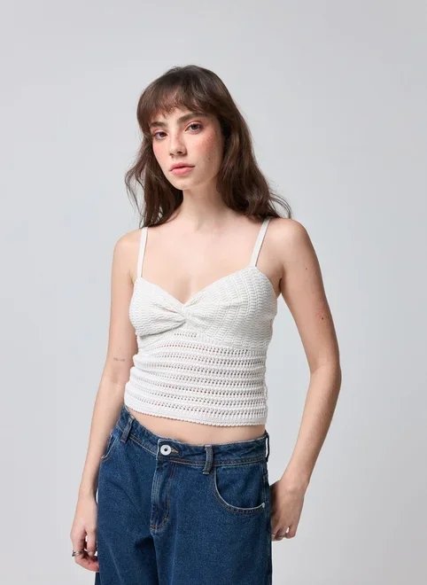 cropped tricô off‑white busto torcido cropped tricô off‑white busto torcido