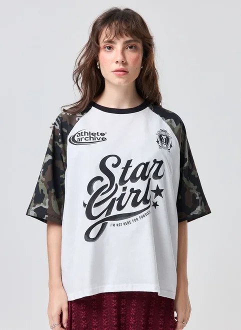 camiseta box raglan off‑white camuflada camiseta box raglan off‑white camuflada
