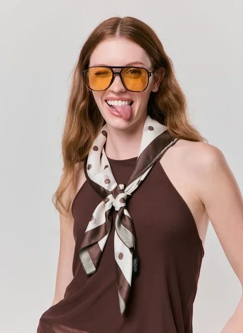 lenço poá off-white e marrom lenço poá off-white e marrom