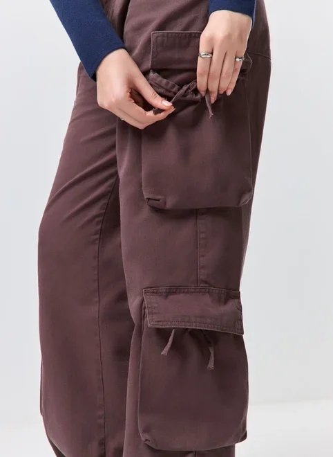 calça sarja cargo cintura baixa calça sarja cargo cintura baixa