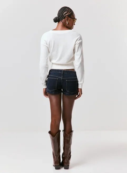 micro short jeans cintura baixa tachinhas micro short jeans cintura baixa tachinhas