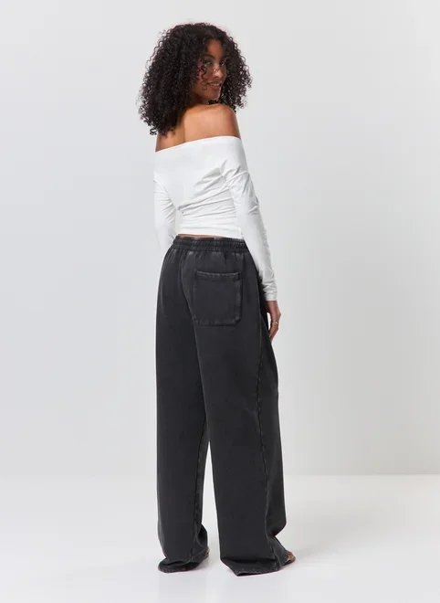 blusa ombro a ombro manga longa off-white blusa ombro a ombro manga longa off-white