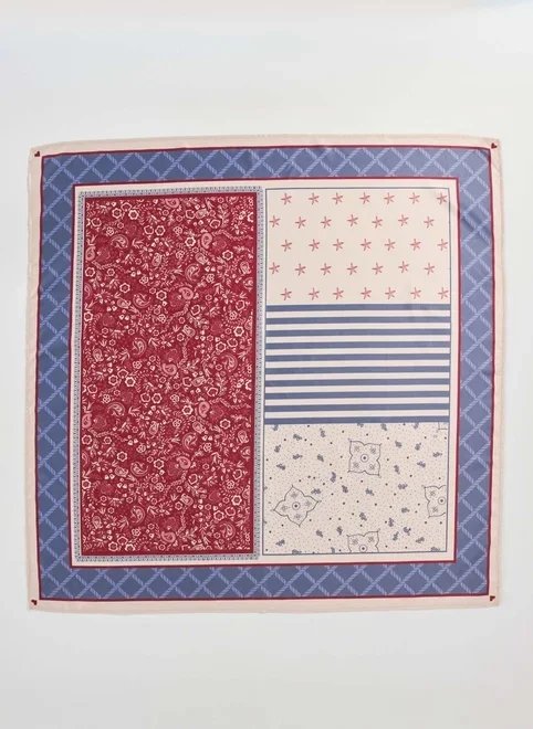 lenço estampado vermelho e azul lenço estampado vermelho e azul