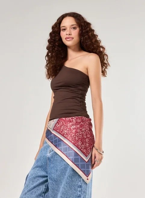 lenço estampado vermelho e azul lenço estampado vermelho e azul