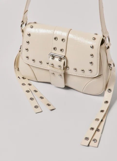 bolsa saddle com tachas e fivela bolsa saddle com tachas e fivela