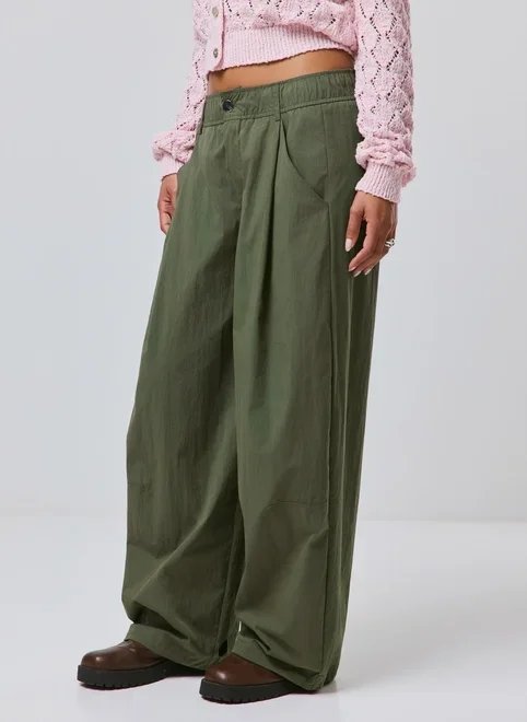 calça barrel com pregas calça barrel com pregas