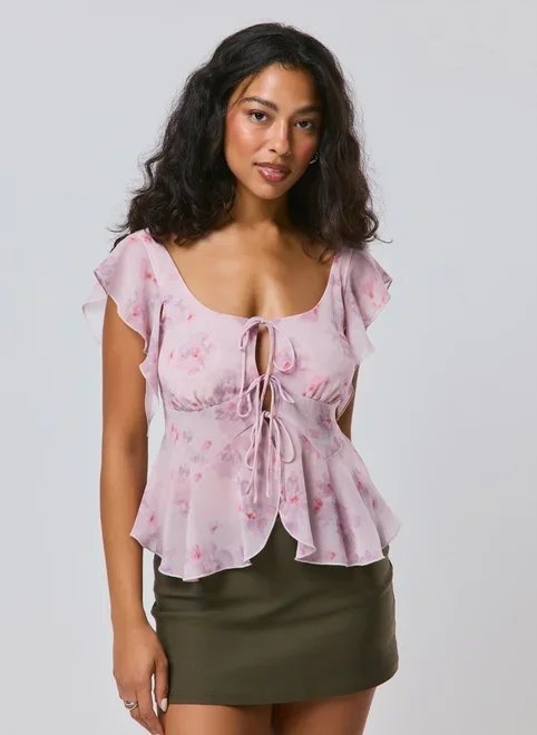 blusa com babados e amarrações blusa com babados e amarrações