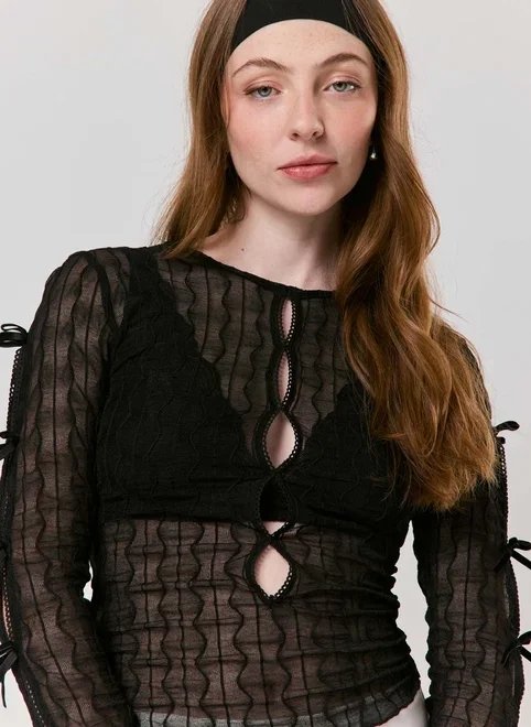 blusa em tule com laços blusa em tule com laços