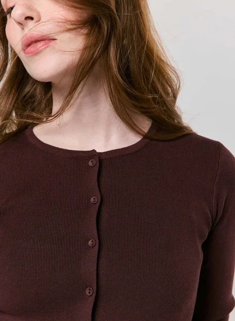 cardigan canelado com botões cardigan canelado com botões