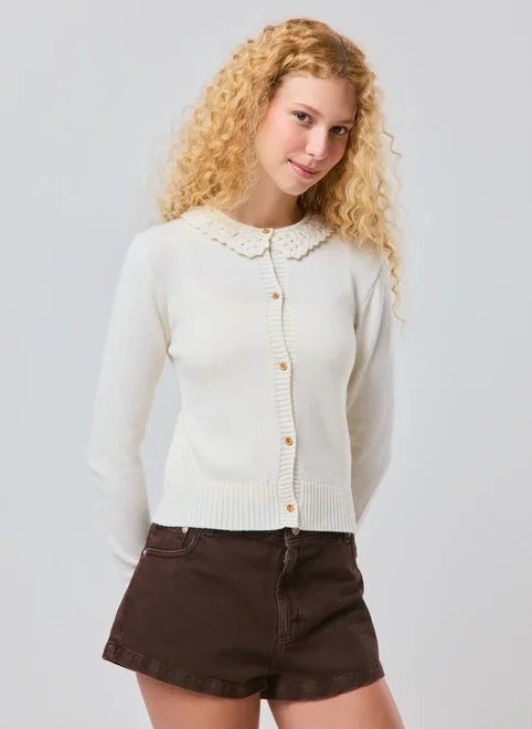 cardigan em tricô com gola rendada cardigan em tricô com gola rendada