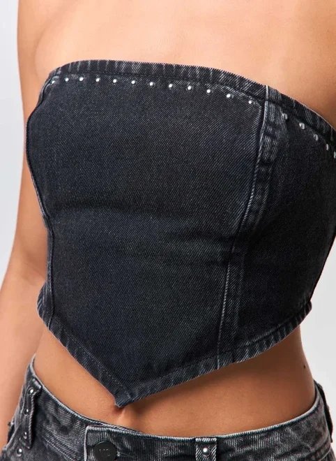 top jeans barra assimétrica tachinhas top jeans barra assimétrica tachinhas
