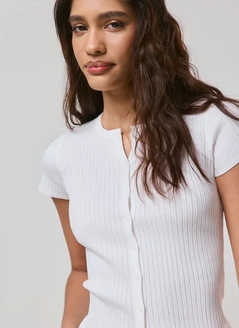 blusa canelada com botões blusa canelada com botões