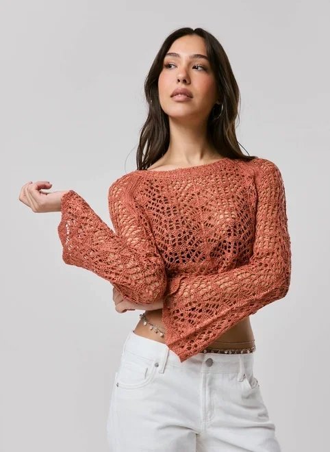 blusa cropped em tricô rendado blusa cropped em tricô rendado