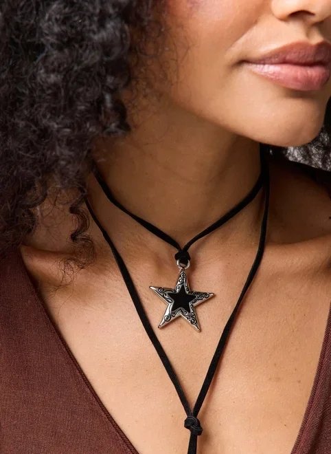 colar de estrela suede colar de estrela suede