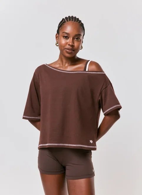 camiseta ombro deslocado athleisure camiseta ombro deslocado athleisure