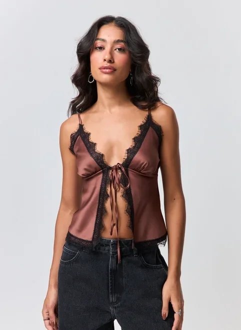 blusa em cetim com renda blusa em cetim com renda