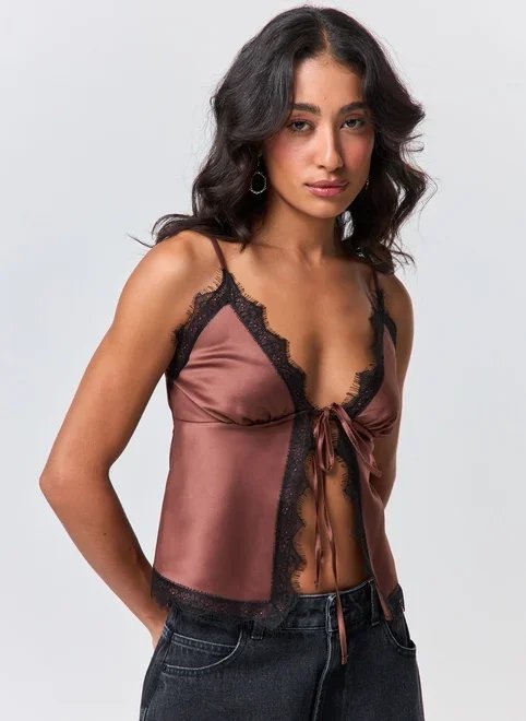blusa em cetim com renda blusa em cetim com renda