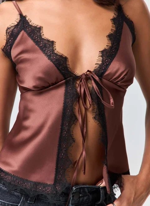 blusa em cetim com renda blusa em cetim com renda