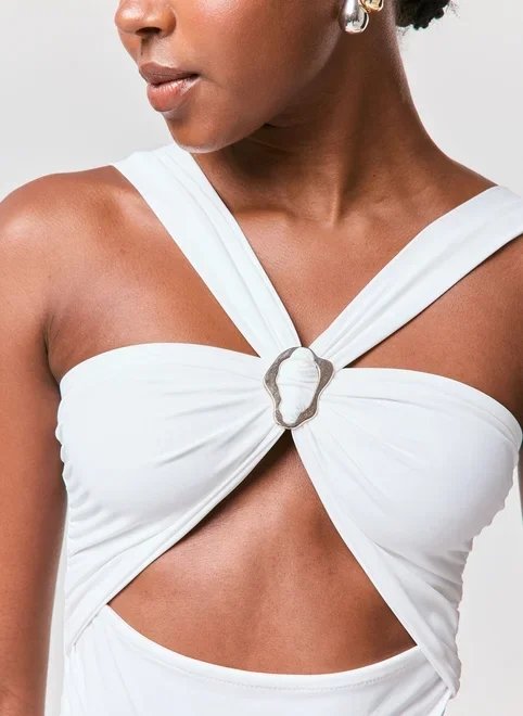 body off-white com recortes e aviamento body off-white com recortes e aviamento