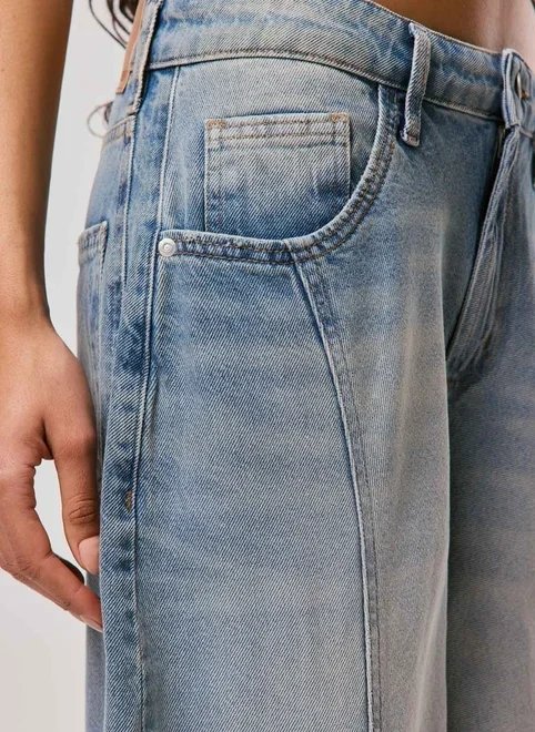calça jeans baggy com recortes calça jeans baggy com recortes