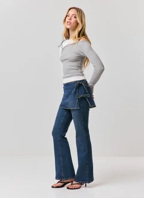 calça jeans bootcut com sainha calça jeans bootcut com sainha