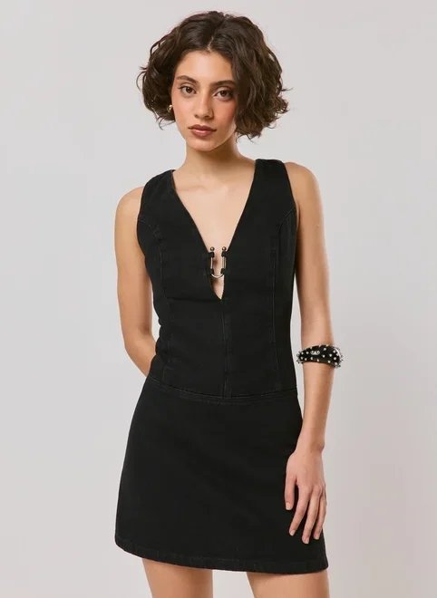 vestido jeans decote profundo com fivela vestido jeans decote profundo com fivela