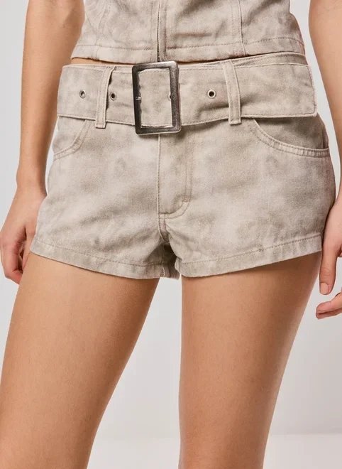 micro short cintura baixa com cinto micro short cintura baixa com cinto