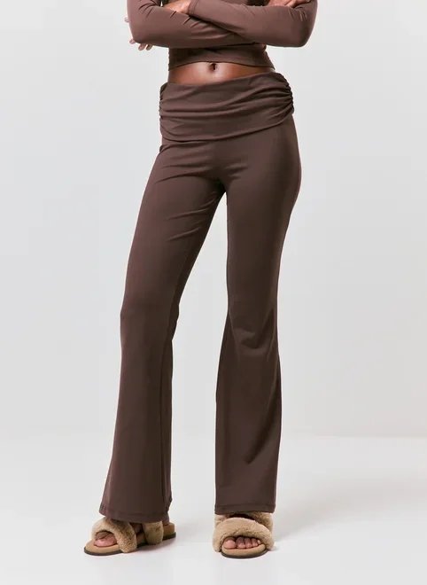 calça flare marrom athleisure calça flare marrom athleisure