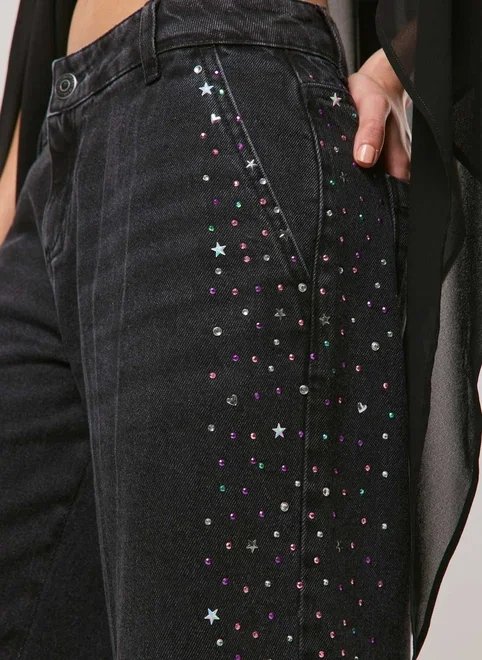 calça jeans wide leg com strass calça jeans wide leg com strass
