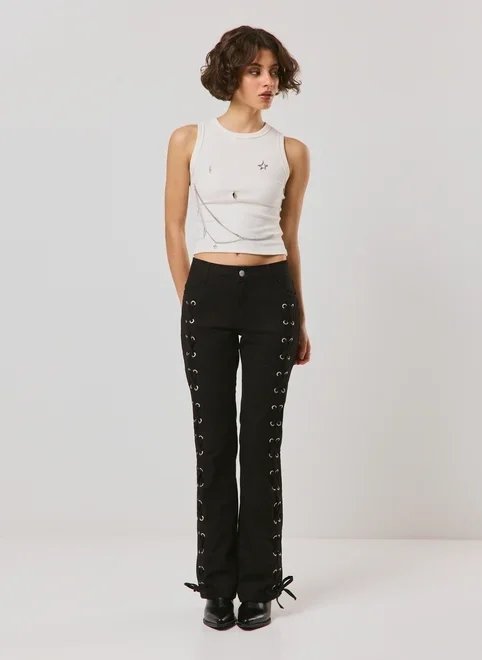 calça bootcut com amarração lateral calça bootcut com amarração lateral