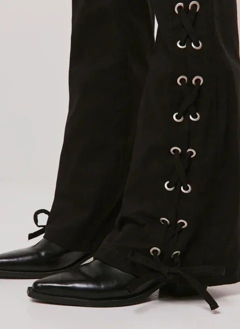 calça bootcut com amarração lateral calça bootcut com amarração lateral