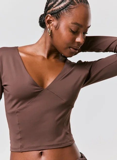 blusa manga longa marrom athleisure blusa manga longa marrom athleisure