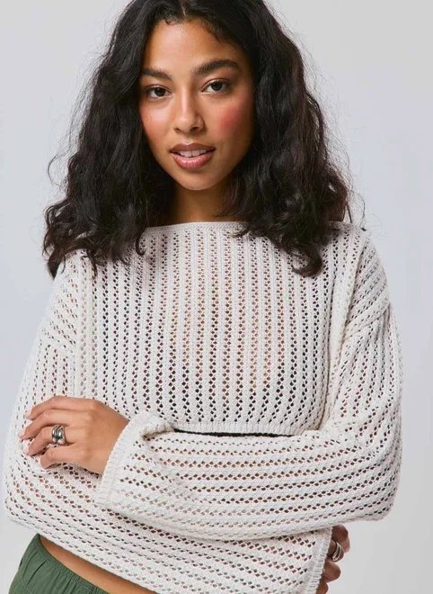 blusa retilínea cropped vazada blusa retilínea cropped vazada