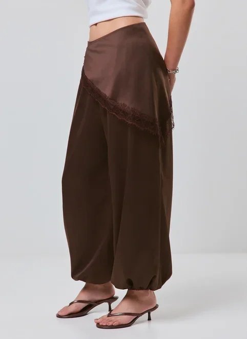 calça jogger acetinada com lenço calça jogger acetinada com lenço