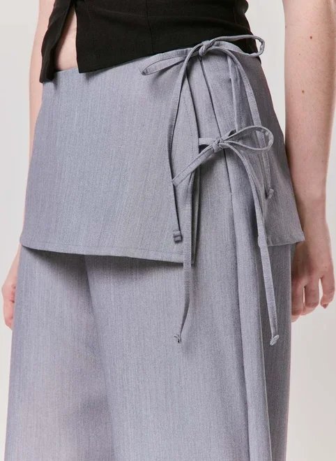 calça alfaiataria com sobreposição calça alfaiataria com sobreposição