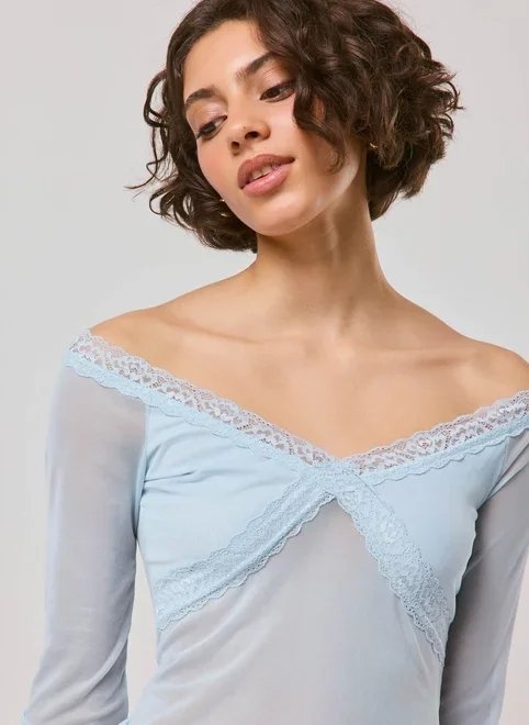 blusa ombro a ombro tule azul blusa ombro a ombro tule azul
