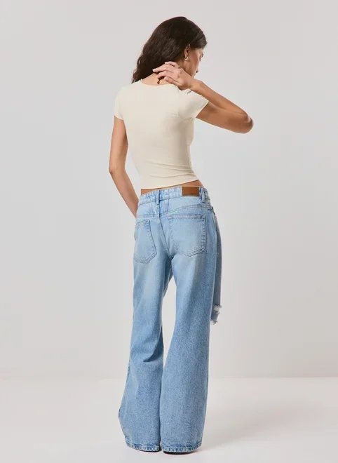 blusa com decote poliamida bege blusa com decote poliamida bege