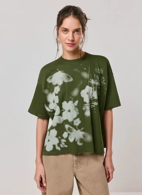 camiseta box verde flores manchadas camiseta box verde flores manchadas