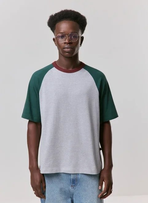 camiseta comfort raglan colorblock camiseta comfort raglan colorblock