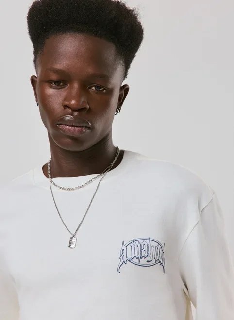 camiseta manga longa comfort city blur camiseta manga longa comfort city blur