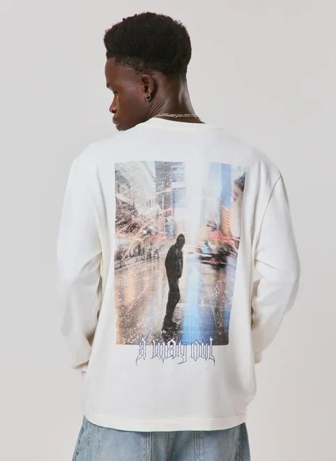 camiseta manga longa comfort city blur camiseta manga longa comfort city blur