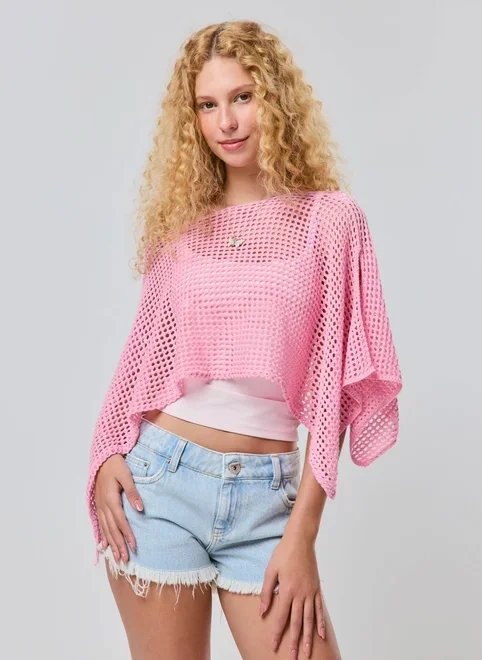 blusa capa retilínea vazada blusa capa retilínea vazada