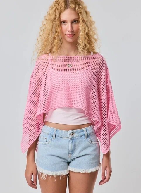 blusa capa retilínea vazada blusa capa retilínea vazada