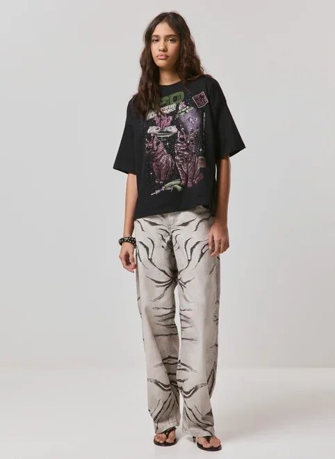 camiseta regular ampla estampada camiseta regular ampla estampada