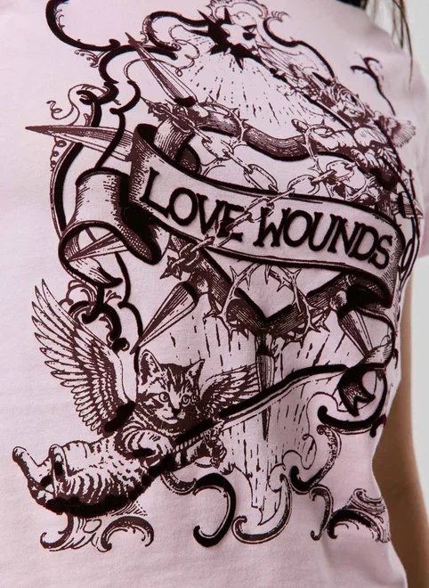 camiseta estampada love wonds camiseta estampada love wonds