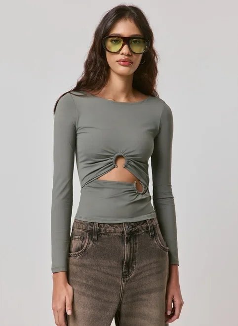 blusa poliamida com argolas blusa poliamida com argolas