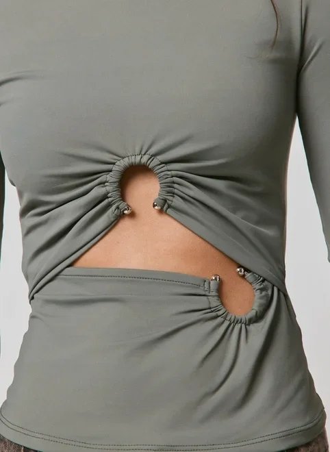 blusa poliamida com argolas blusa poliamida com argolas