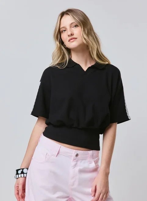 blusa polo com renda nas mangas blusa polo com renda nas mangas